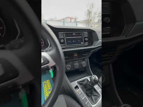 фото volkswagen jetta vii 0