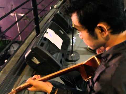 3coustic - menghujam jantungku (Tompi cover).mp4