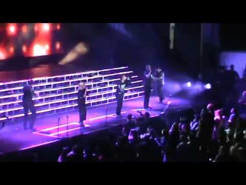 Pentatonix - Beyonce Medley (Live) Boston