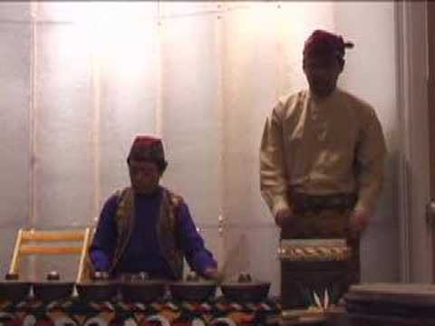 palabuniyan kulintang ensemble at pusod berkeley, ca 2001
