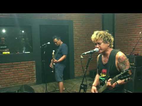 SCARED OF BUMS  - TERLALU SERAKAH (LIVE STUDIO REHEARSAL)