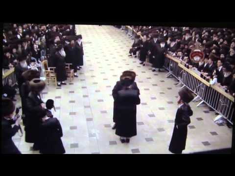 Belz Wedding 2014 - Part 46, Belz Rebbe Mitzvah Tantz 10