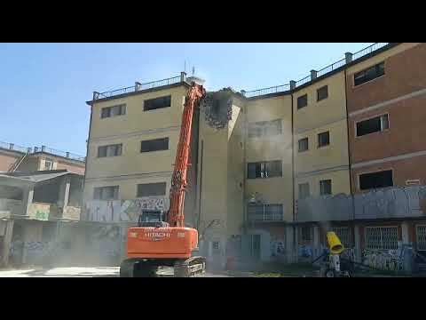 Sarzana, al via la demolizione delle scuole Poggi
