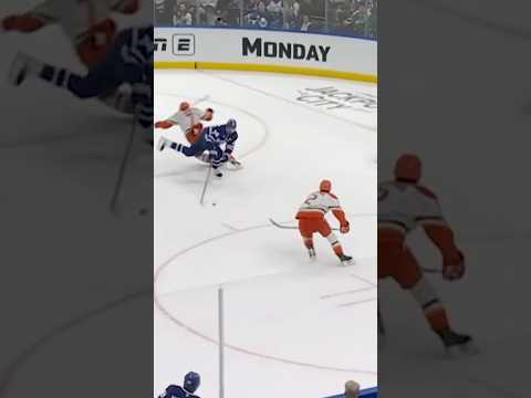 The Knee-on-Knee Collision Between Radko Gudas and Auston Matthews 💥