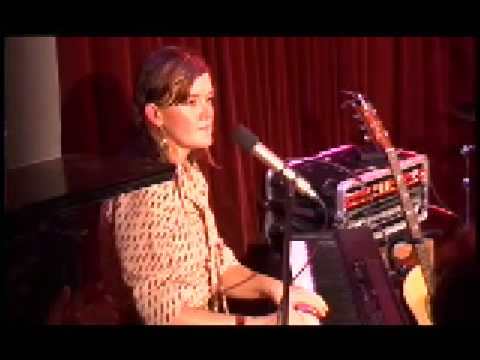 Gretchen Witt LIVE at Acoustic Long Island