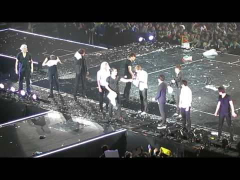 120310 - Super Junior Show 4 in Macau - After water treatment (Teuk was screaming xD)