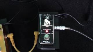 Video thumbnail for Revew demo tomsline black teeth  vintage distortion mini pedal by KOKO DC music and toys