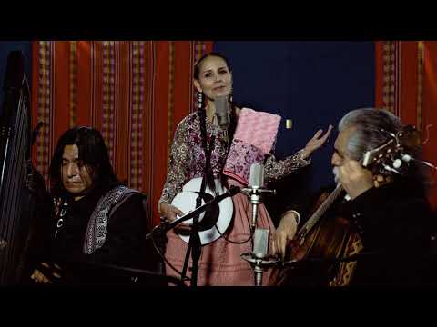Chincheros Plazapi - Manuelcha Prado, Nancy Manchego y Luciano Quispe