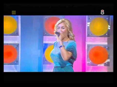 Malena Gracia - Un Poquito Más (Actuación TV)