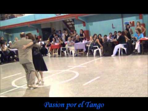 MARIA DARRITCHON & RICARDO VIQUEIRA bailando el tango canyengue EL CHAMUYO en la MILONGA EL PISOTON