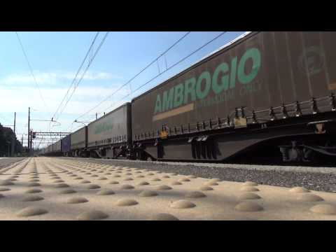 IL SALUTO DELLA E. 652 088 CON MERCI RIPRESA DA TERRA A TORINO STURA (TO) 10 - 9 - 2016