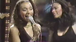 Sister Sledge performs He&#39;s Just a Runaway (1981 Rock/Disco)