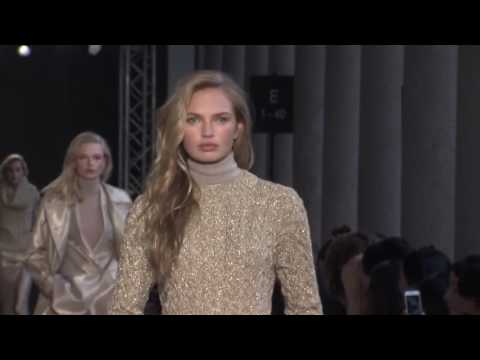 Max Mara Fall Winter 2017 Fashion Show