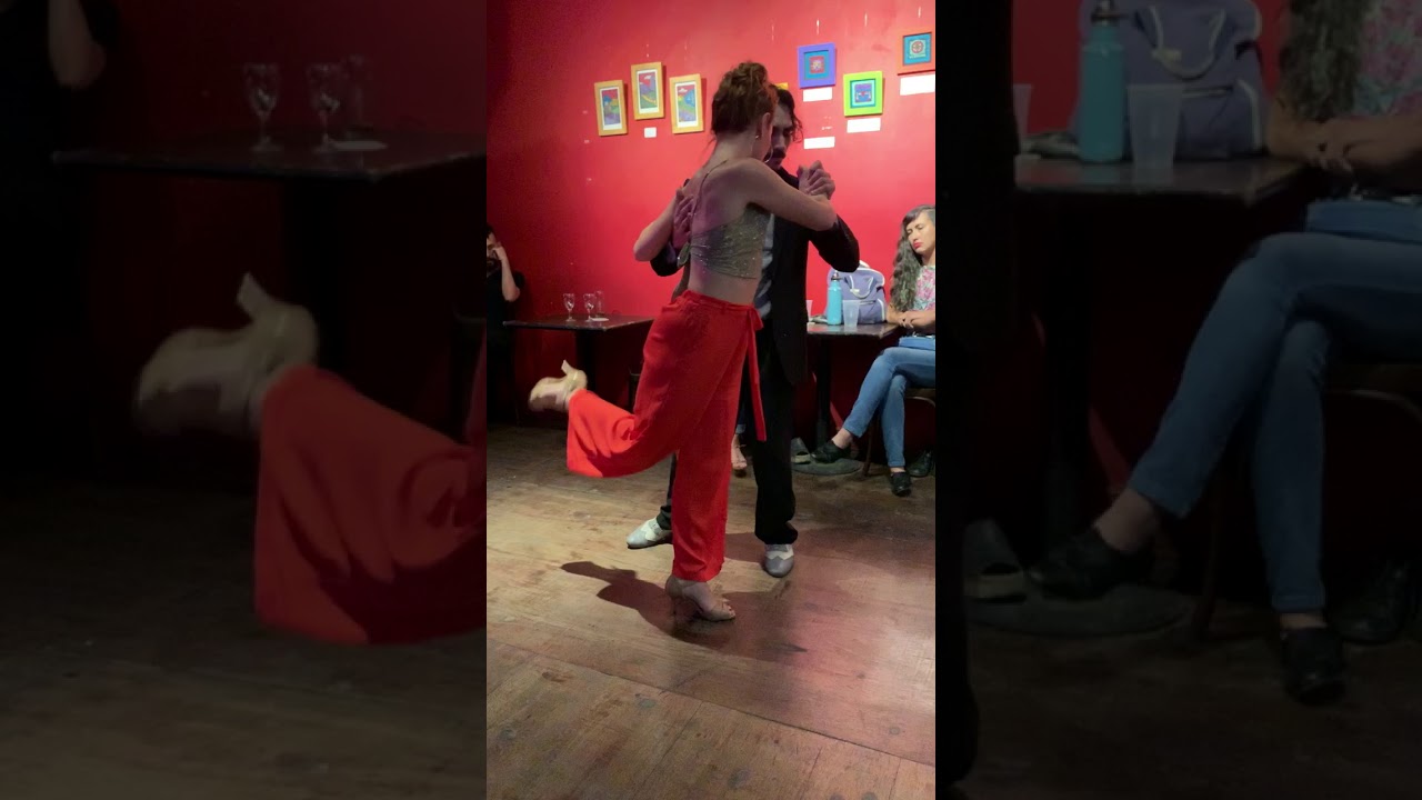 Natalia Fures y  Gaston Torelli. "De Polvo y Tiempo" (Ramiro Gallo)