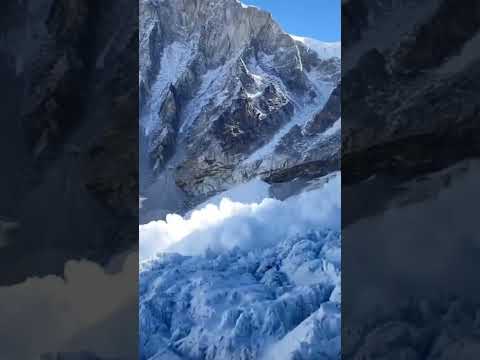 Dead bodies left on Mount Everest?