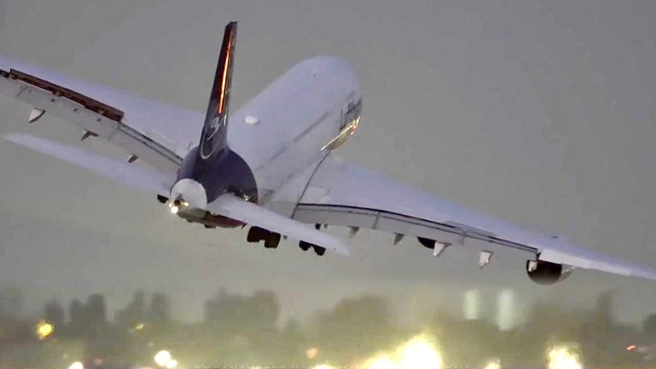A380 Hits Dangerous Wake Turbulence