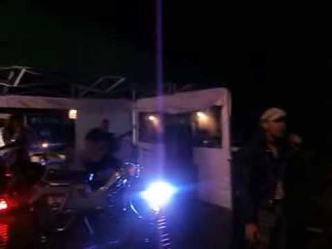 marche à l'ombre café de la place chez Sardine à Sugère