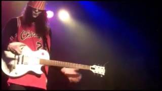 EPIC fail !!! wait, Buckethead knows how to improvise as a master...