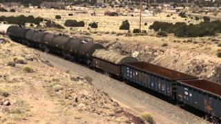 preview picture of video 'BNSF manifest at Winona (railroad Darling), AZ'