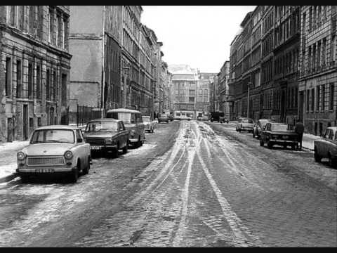 Oktoberklub Ueberlegung - DDR - Trabant