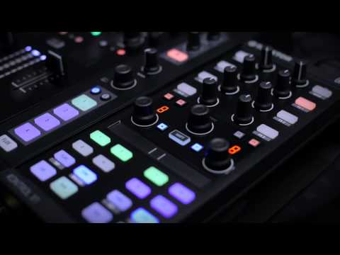 Native Instruments TRAKTOR KONTROL X1 MKII DJ Controller - Muziker