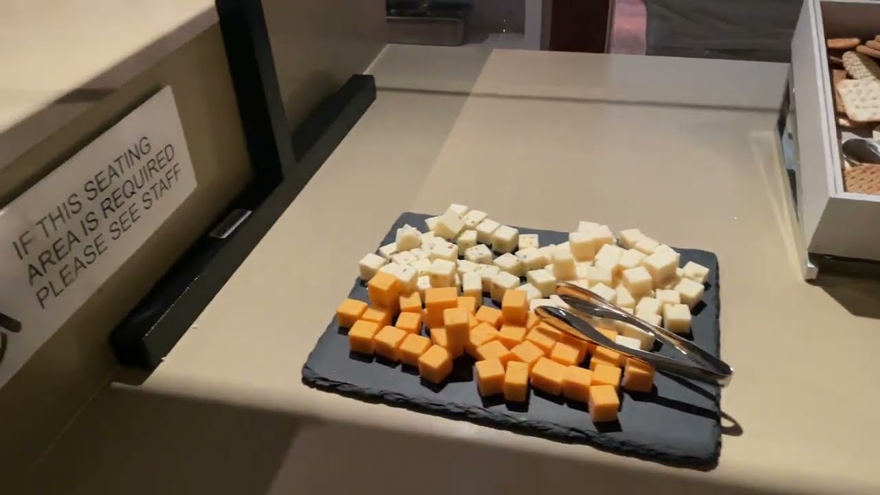 oneworld International Business Lounge thumbnail