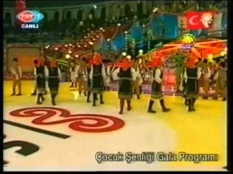 Folkloren Ansambl "KITKA" Istibanja, Makedonija - nasite momi