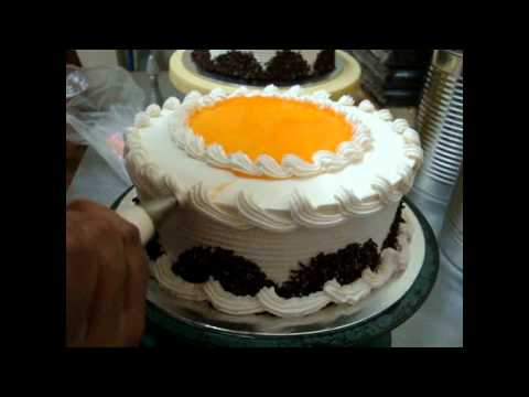 Cake Decoration - Petunia Flowers.avi