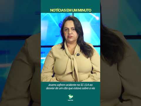 Taió: Carro capota na SC-114 após motorista desviar de cachorro; carona fica ferido