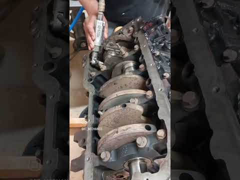 Dodge 4.7 engine assembly #dodge #engines #mechanic #enginerebuild
