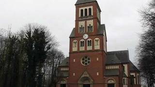 preview picture of video 'Papenburg Emsland: Glocken der Katholische St. Michaelkirche (Plenum)'