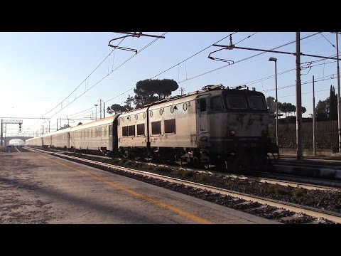 E656.254 sull' ICN 1960 Siracusa/Palermo Centrale - Roma Termini, in transito a Pomezia