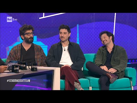 "È Nudo o no?" con i The Pills - Stasera c'è Cattelan su Raidue 08/03/2023