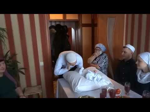 Bolani qulogʻiga azon chaqirish