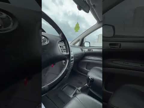 фото toyota avensis verso i 0