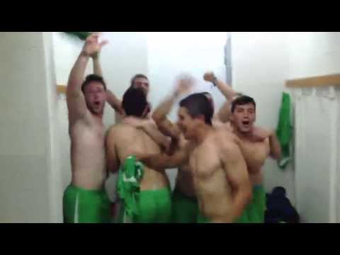Celebración en el vestuario! Ascenso Los Verdes