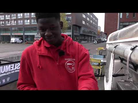 Bouwmarkt dicht? Lando redt zijn stage met een koffiekar