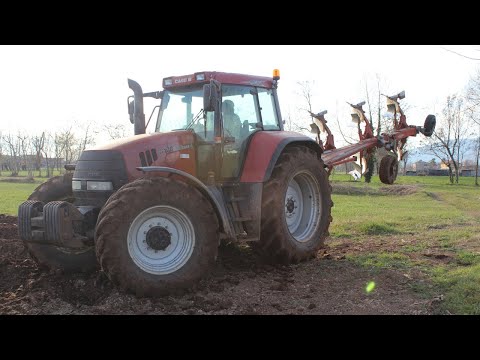Aratura con Case CVX 170 e Aratro KUHN