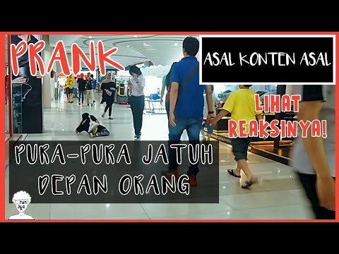 prank-pura-pura-jatuh-di-depan-umum-edisi-prank-asal
