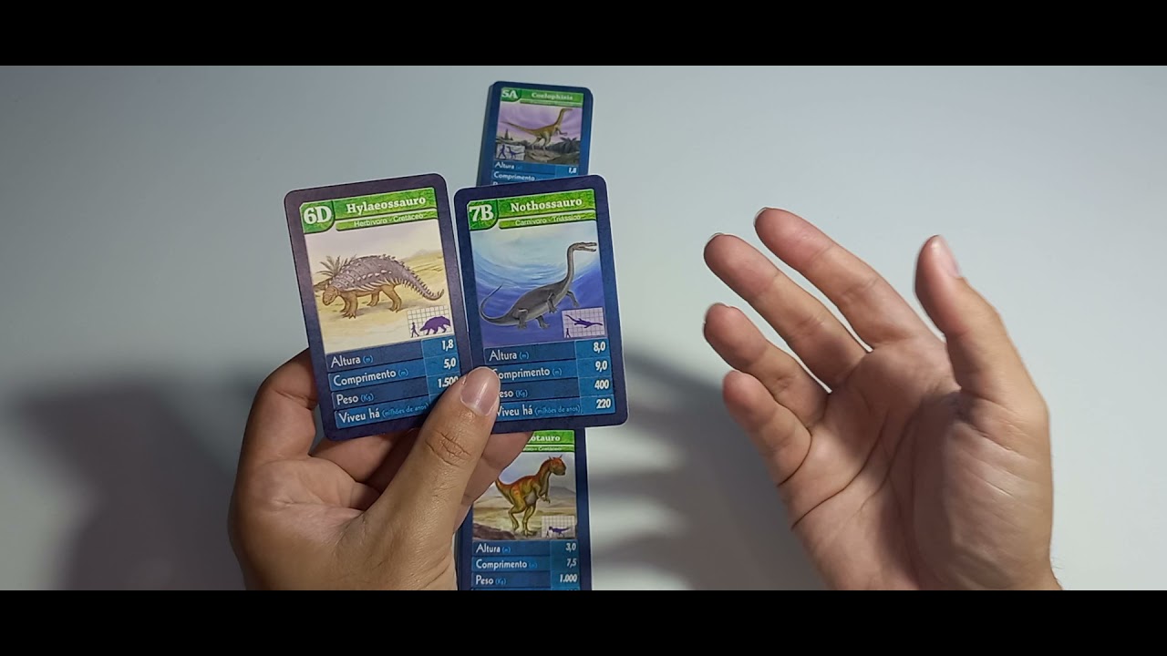 Jogando Super Trunfo Dinossauro - 2 Jogadores