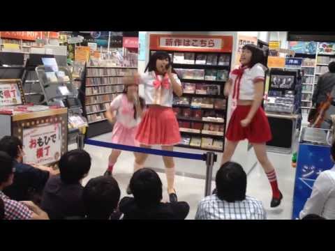 日本東京一番街 唱片行巧遇 美少女歌手打歌表演 1Y7m Justin東京親子遊 Day1-4