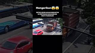 Download lagu DETIK2 KECELAKAAN BERUNTUN DI PERTIGAAN SAMAMBUNG GRATI PASURUAN #kecelakaan #masukberanda mp3 Download lagu DETIK2 KECELAKAAN BERUNTUN DI PERTIGAAN SAMAMBUNG GRATI PASURUAN #kecelakaan #masukberanda mp3