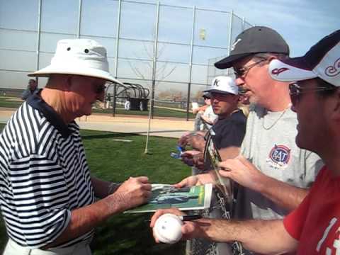 Ken "Hawk" Harrelson Signs For the SI KING  3-4-11