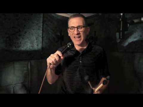 Los Turistas, by Shaun Tilburg (Jonathan Bisesi performing)