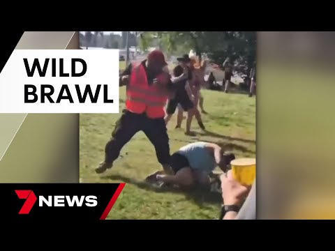 Wild brawl between security guards and festival goers breaks out at Summernats | 7 News Australia