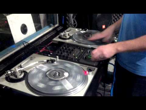 DJ Remedy - Scratching on the Radio (90.3 WRIU)
