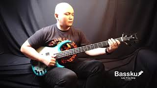 Video thumbnail for Soloing on Sire M5 4 Strings Bass!! Awesome tone! by Bassku