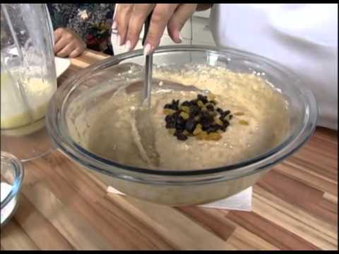 Mulher.com 07/09/2012 -  Bolo de maca com bananas e passas