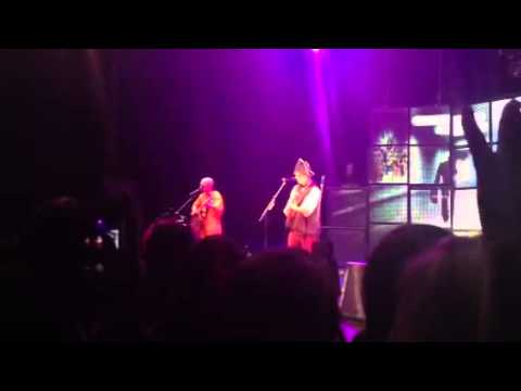 Ed Sheeran ft. Foy Vance- Kiss Me (Live at the Nokia)