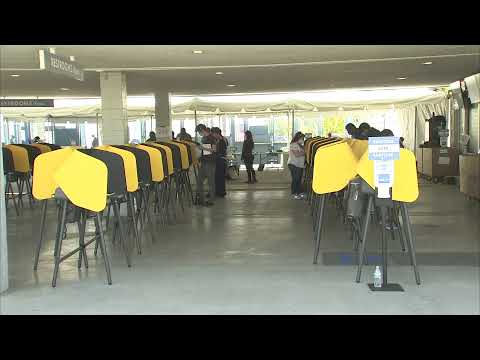 直播：加州居民在道奇球場投票 (LIVE: California residents vote at Dodger Stadium)